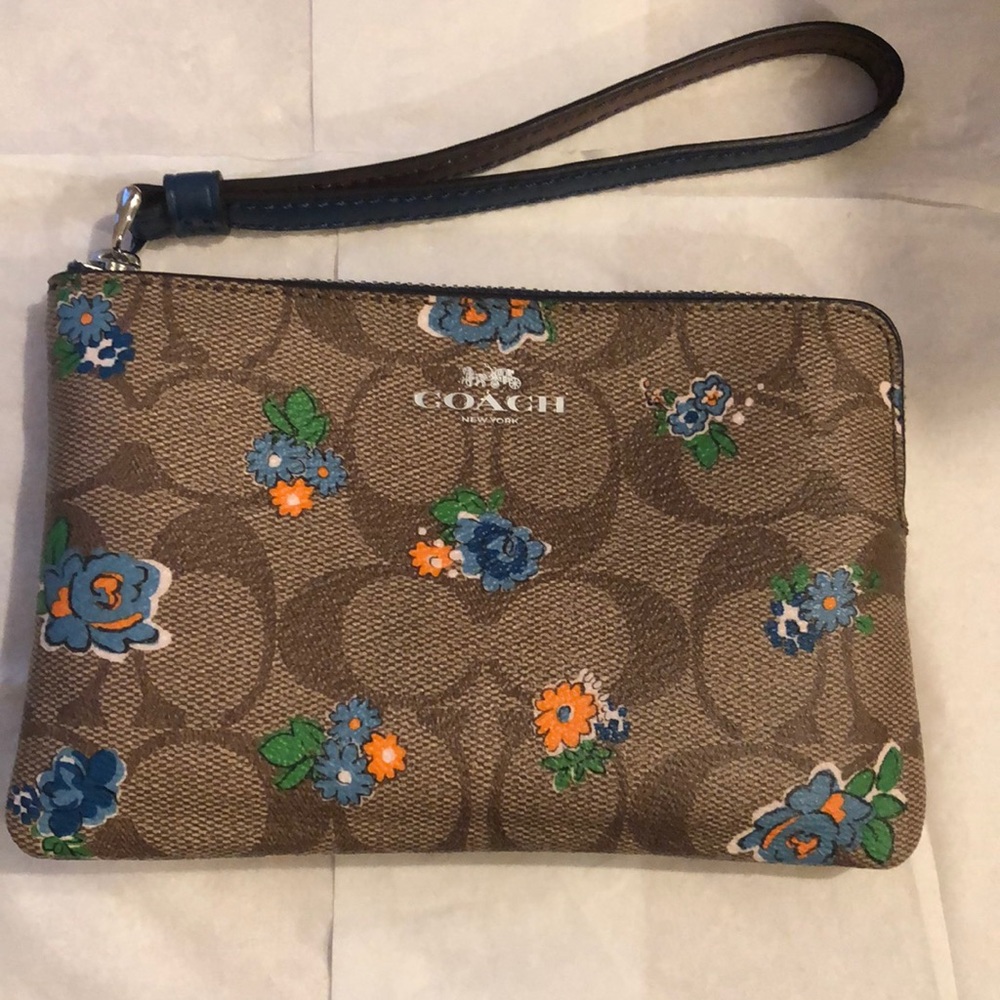 Coach F57588 wrislet